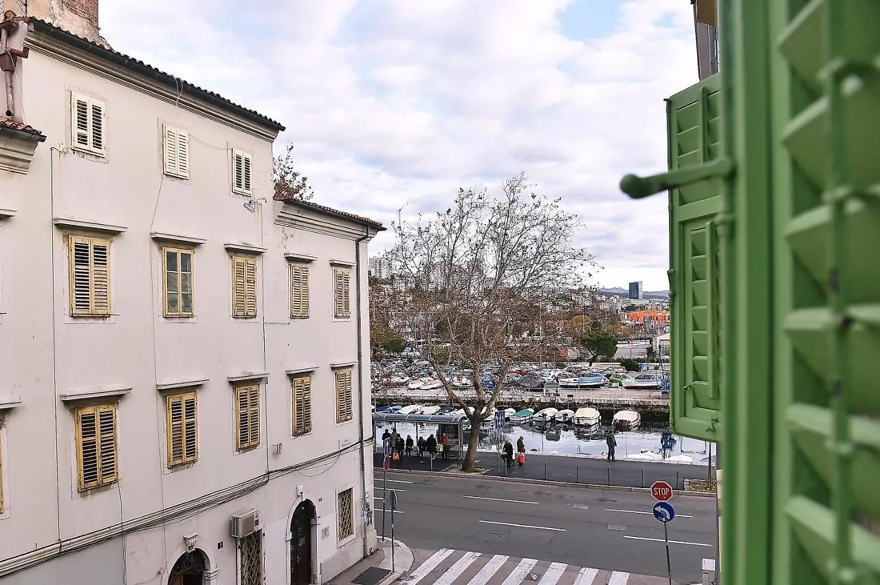 Apartment Opa Gold Rijeka