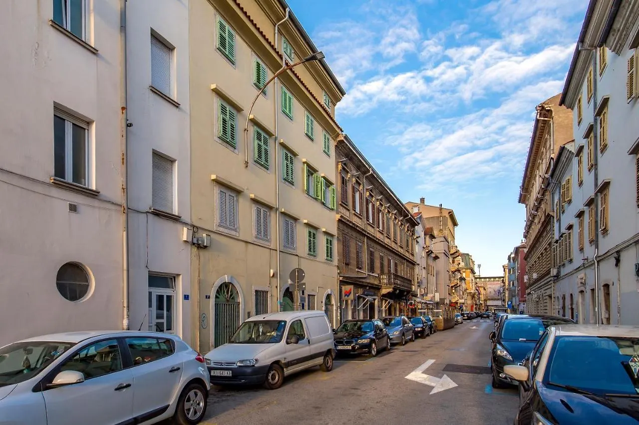 Apartment Opa Gold Rijeka